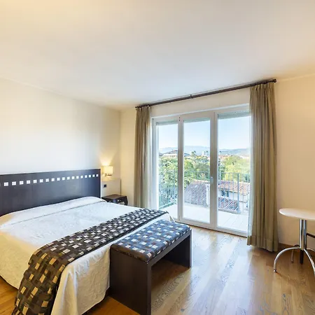 فندق San Marco ومسبح للياقة البدنية وسبا 4*