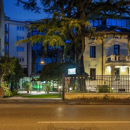 ホテル サン マルコ フィットネス プール ＆ スパ 4*