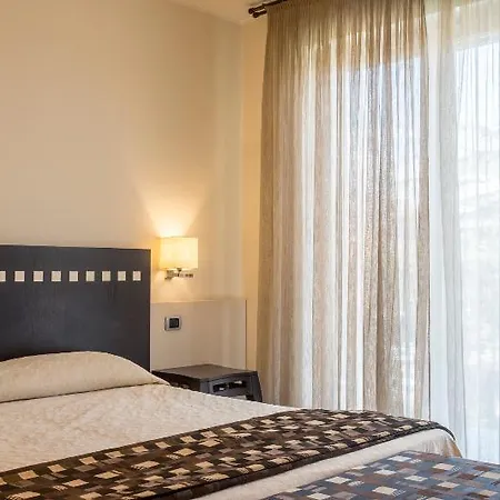 San Marco ومسبح للياقة البدنية وسبا فندق 4*